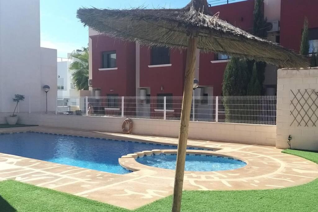 Modern Townhouse In Torrevieja, Costa Blanca Apartment Екстериор снимка